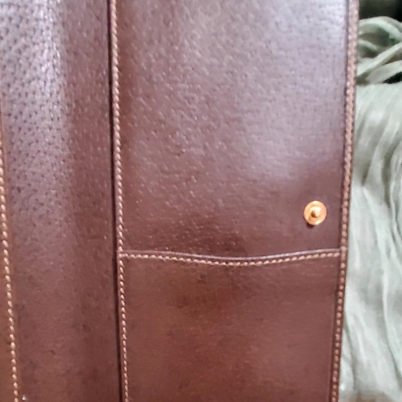 Gucci Vintage Leather Bi-Fold Wallet - Picture 6 of 10